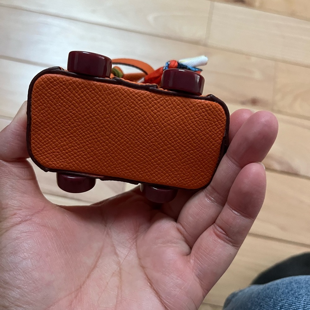 AirPod Mini keychain bag charm - Picture 3 of 5